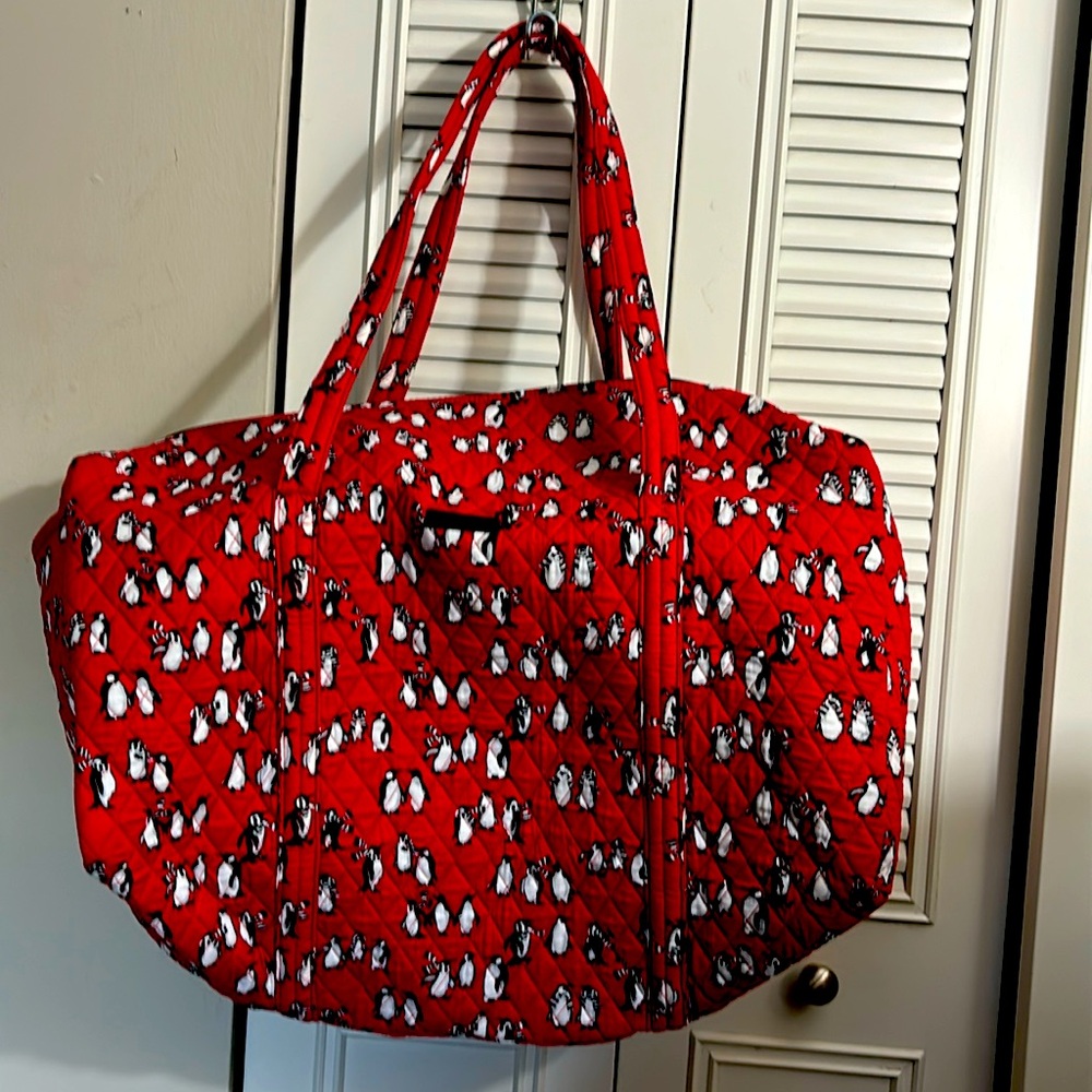 Vera Bradley Large Duffel Bag (Playful Penguins Red)